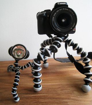 Illustration for article titled Gorillatorch Review: A Lamp with a Magnetic Personality